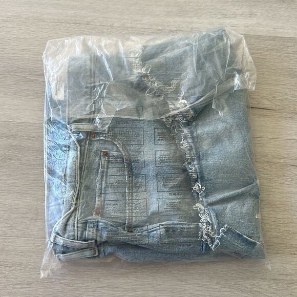 Abercrombie & Fitch Curve Love 4” Mom Short High Rise Light 36/22 NWT IN PKG - Picture 7 of 7